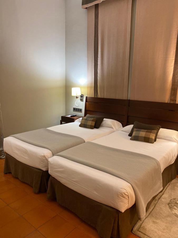 Parador De Caces Kültér fotó