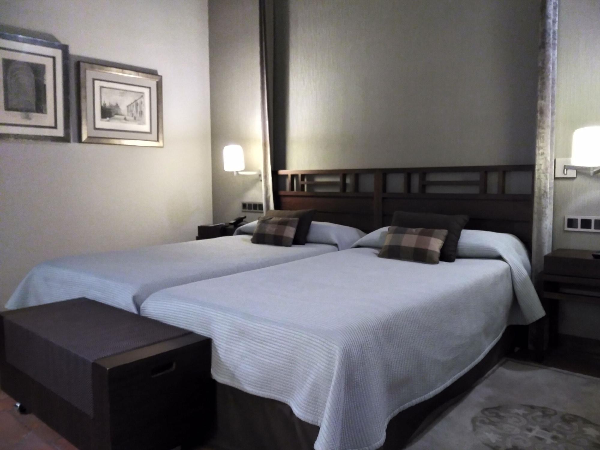 Parador De Caces Kültér fotó