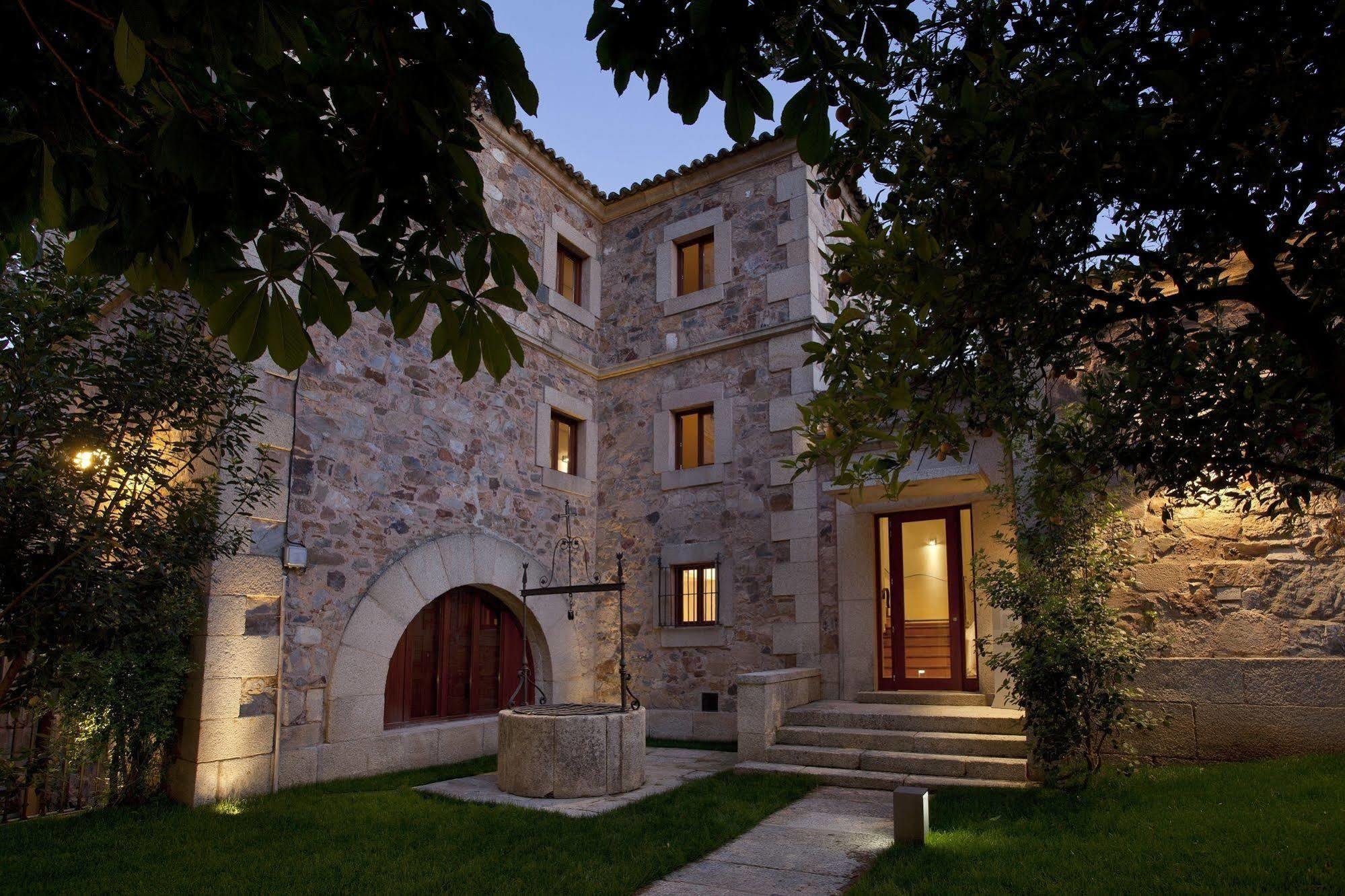 Parador De Caces Kültér fotó